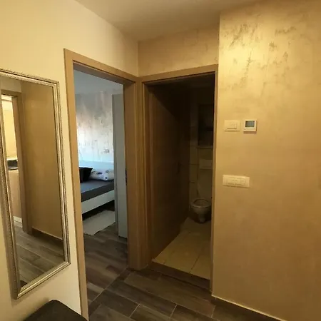 Natalia Apartman Valbandon