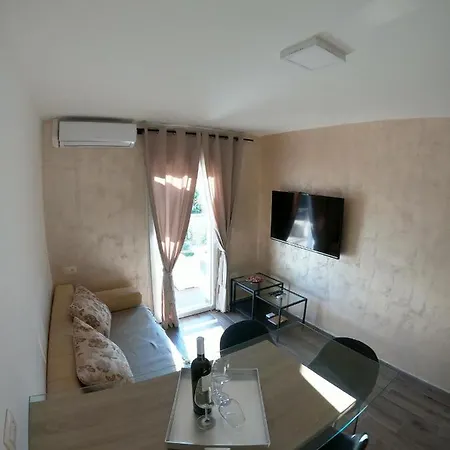 Natalia Apartment *