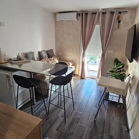 Natalia Apartment Valbandon